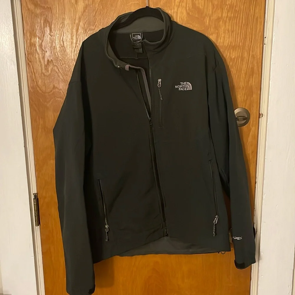 The North Face Men's Black Softshell Jacket